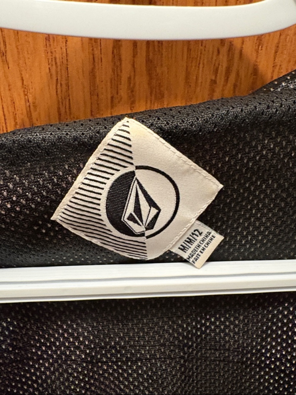 VOLCOM lightweight jacket - Picture 4 of 4